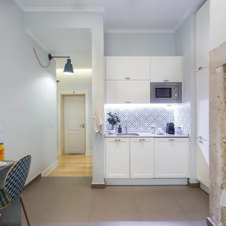 In Shared In The Downtown Near Praca Da Figueira Проживание в семье *