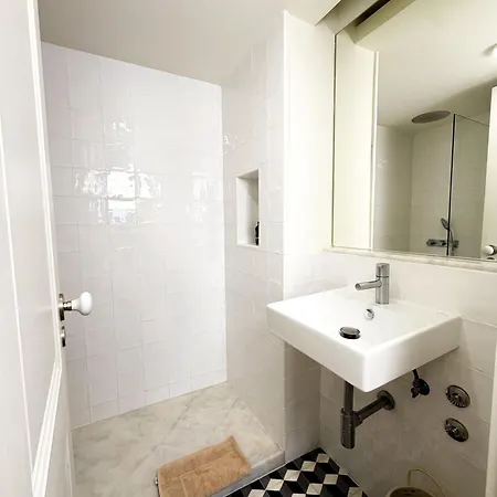 Homestay In Shared In Rua Augusta